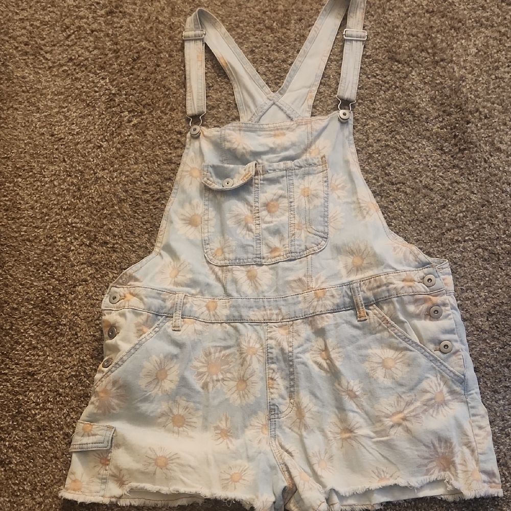 Daisy Denim Overall Shorts Junior's Size 2XL